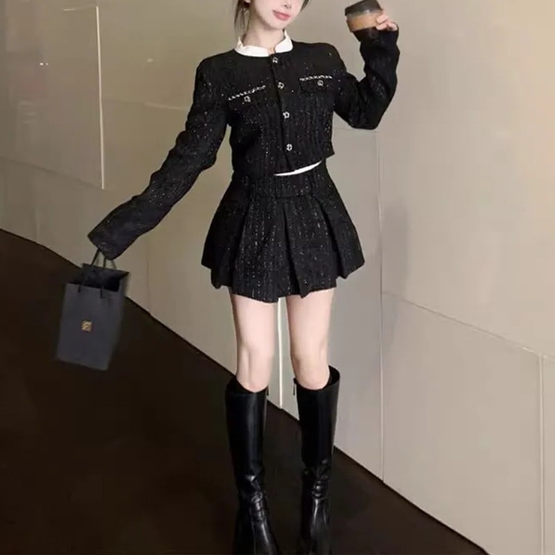 春と秋用のスパンコールがついた丈夫なシャネル風のツーピースのレディーススーツスタンドカラー長袖のショートジャケットハイウエストのスカート