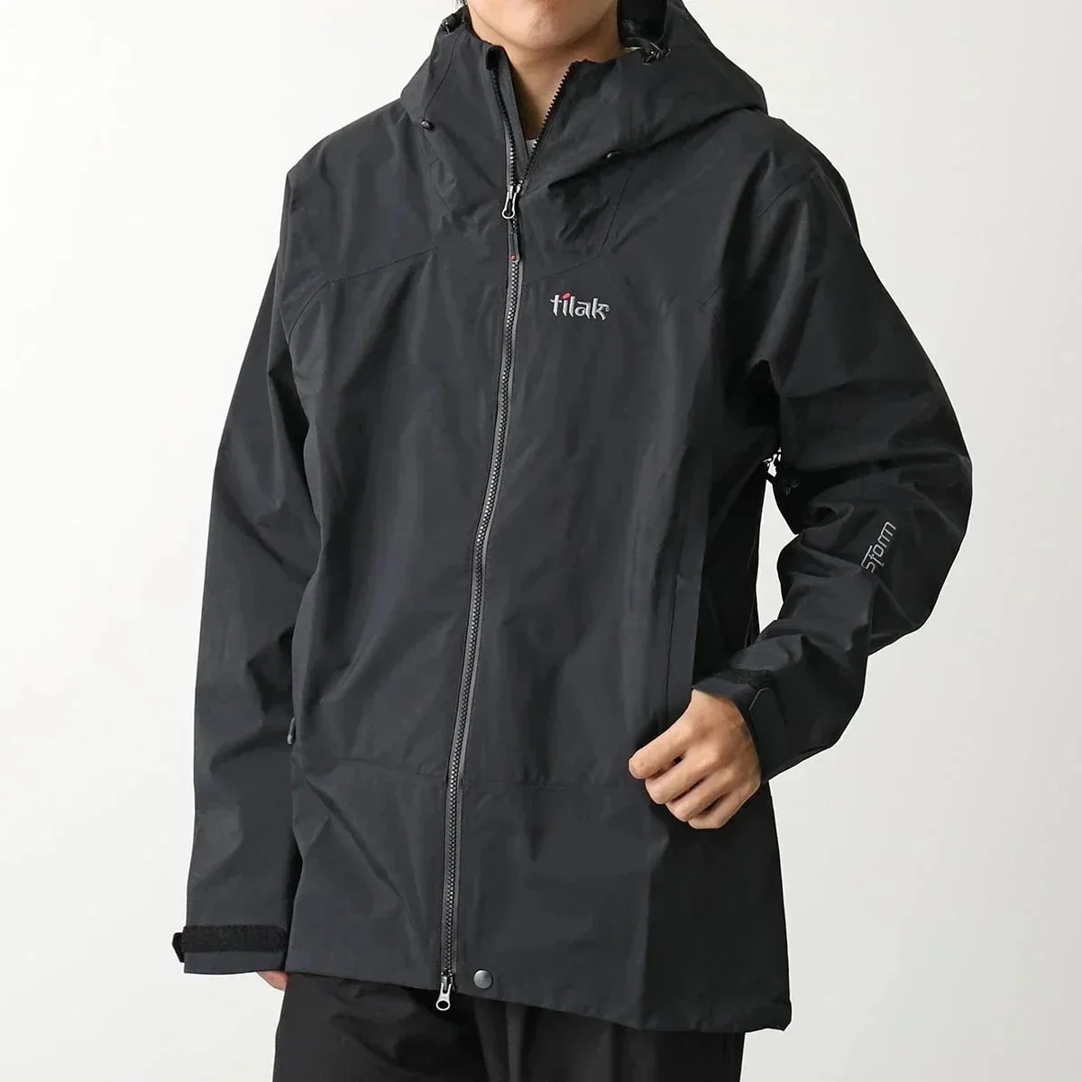 Tilak ティラック ジャケット Storm Jacket ストーム メンズ GORE-TEX フーテッド ブルゾン ロゴ刺繍 ナイロン 防水 耐久 防風 c 58,622円