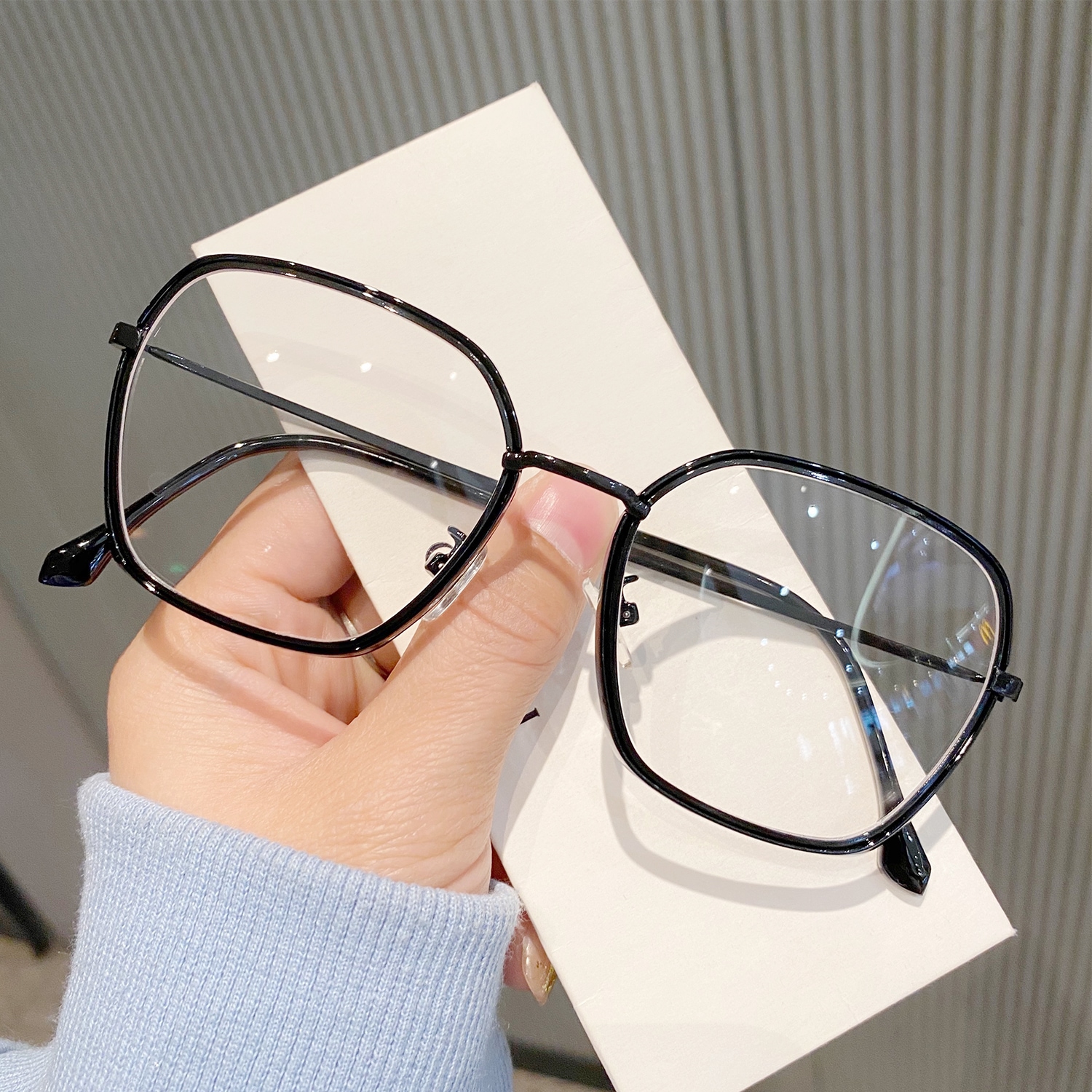 メガネ 眼鏡 新しいスタイル サングラス  透明フレーム バーゲンセール 男女兼用A09