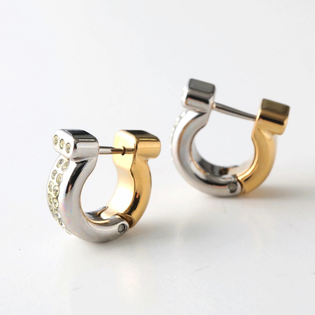 FERRAGAMO フェラガモ ピアス 76 0582 レディース ガンチーニ バイカラー 真鍮 アクセサリー 001/PALLADIO/ORO