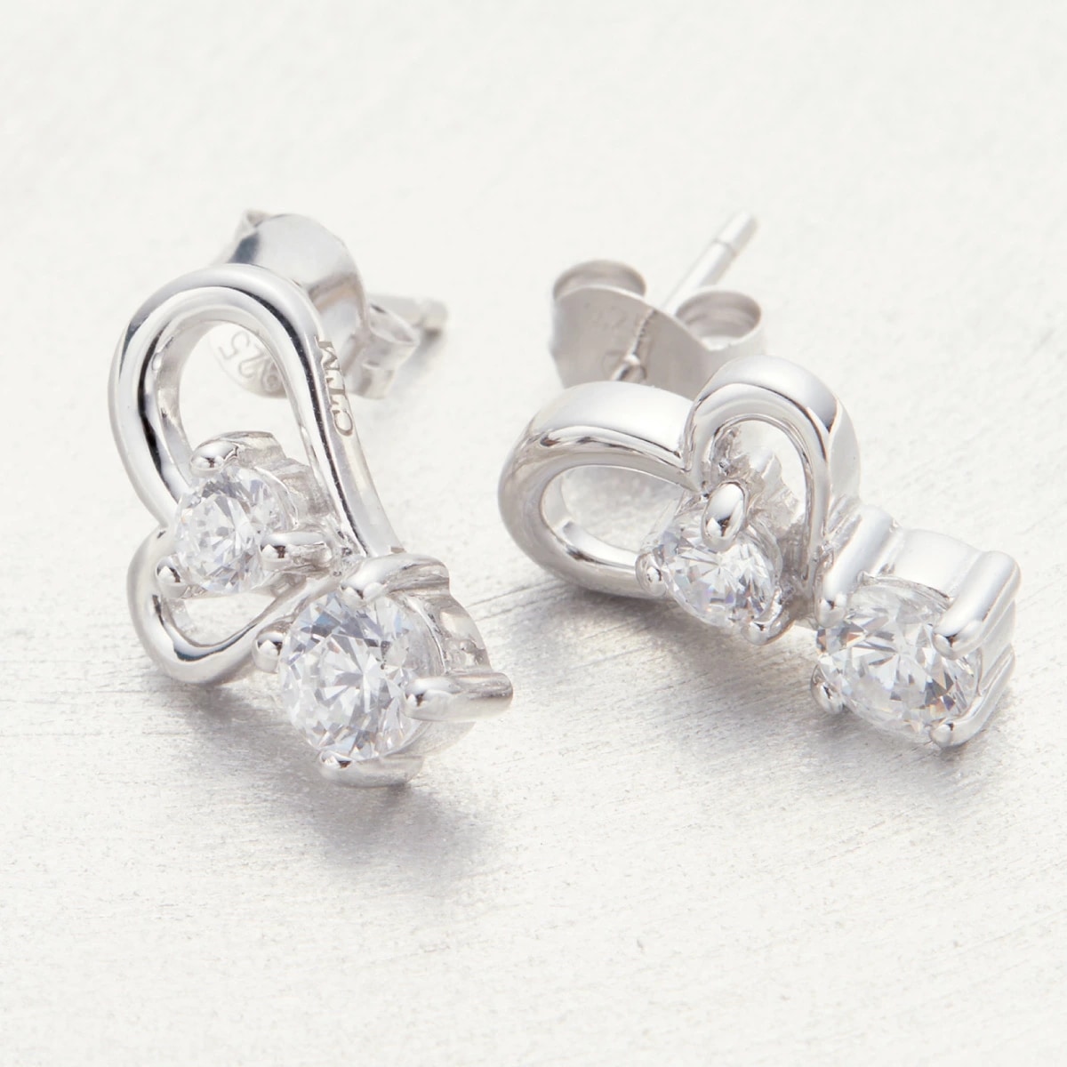 ピアス レディース シルバー925 スーパーキュービックジルコニア オープンハート 2石 両耳用