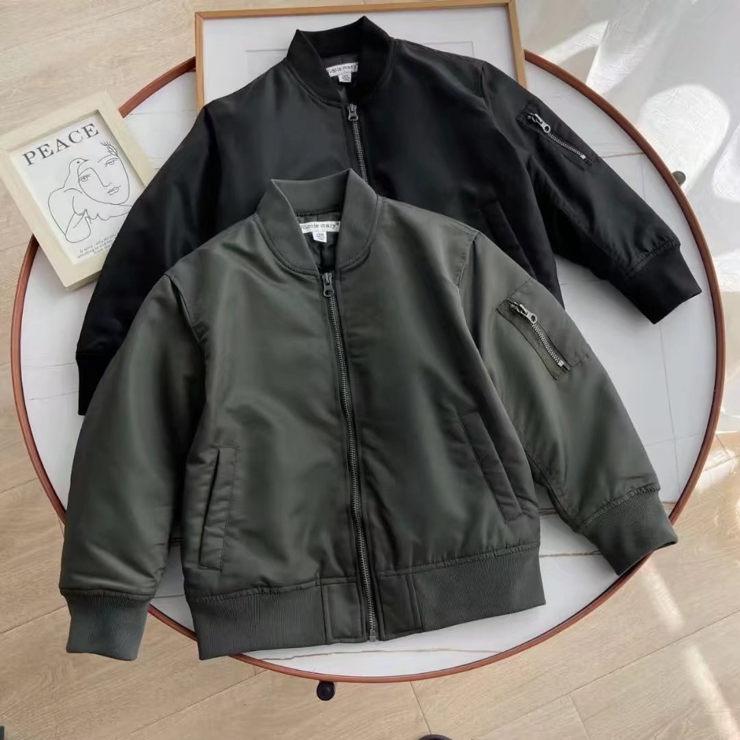 デビューした新品キッズ 男の子 女の子 規格品 秋冬 ミリタリー風 アメリカン フライトジャケット スタジャン ベースボールジャケット 中綿ジャケット 厚手 防寒 綿 コットン 韓国風