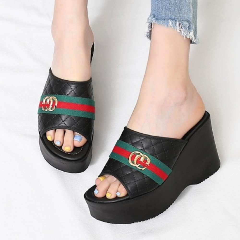 (Ninas Paris) 10cmカラーラインゴールド装飾チャンキーヒールスリッパ