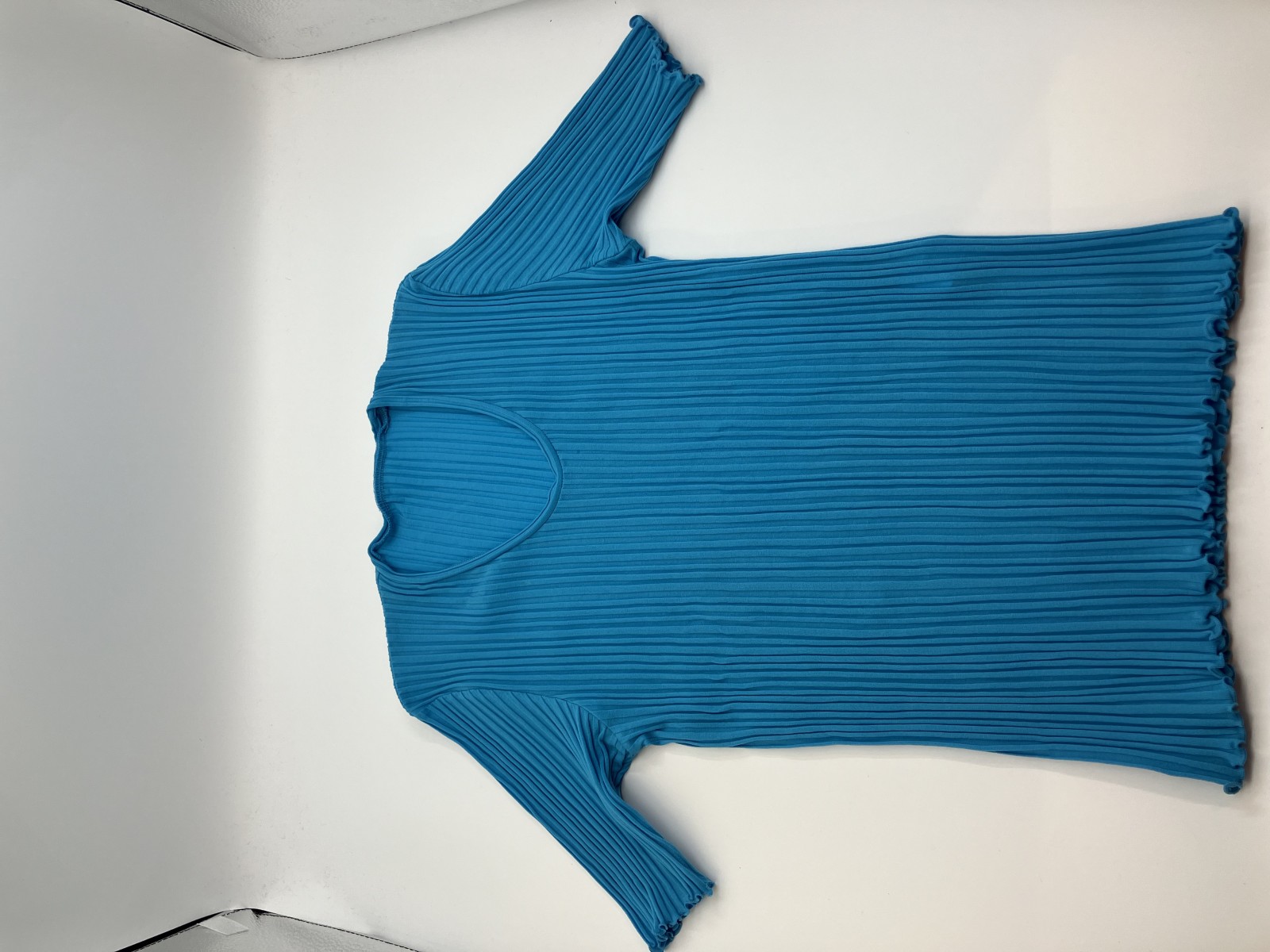 ISSEY MIYAKE プリーツプリーズ HAAT キュプラ67％　ナイロン27％　ポリウレタン6％　水色