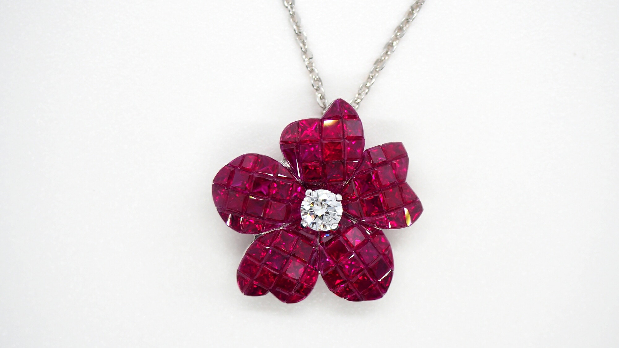 ペンダントネックレス ルビー 5.80ct ダイヤモンド 0.22ct K18WG ホワイトゴールド