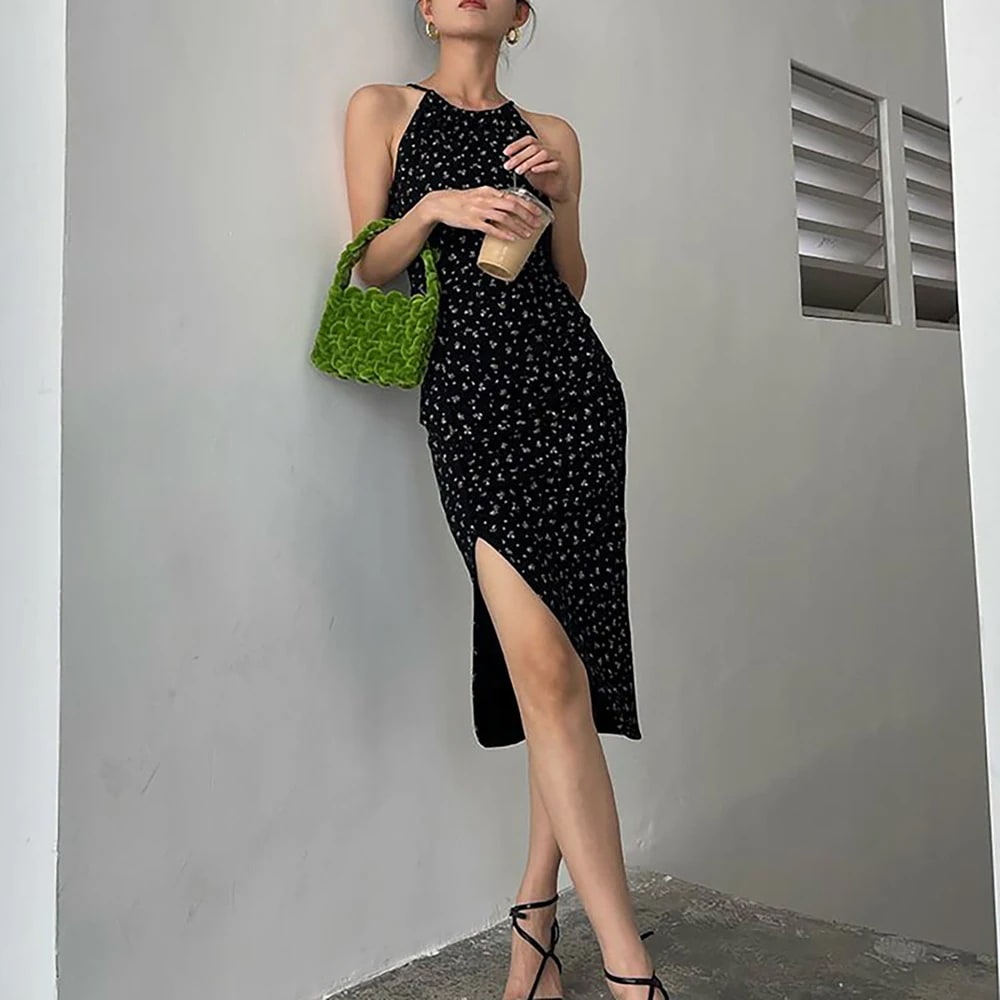 ホルターネック 花柄 ミニ ワンピース キャミソール ミニ丈 膝上 袖なし ノースリーブ スリム 細身 アシンメトリー スリット サイドスリット かわいい 大人可愛い シンプル カジュアル 大人