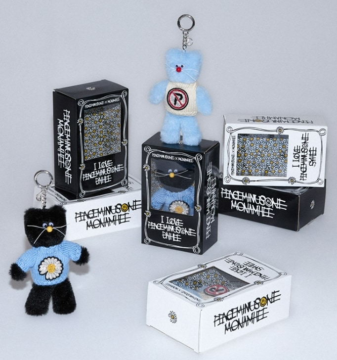 即出荷 /【公式正規品】 Monamhee x Peaceminusone Daihee Syhee Plush Keyring