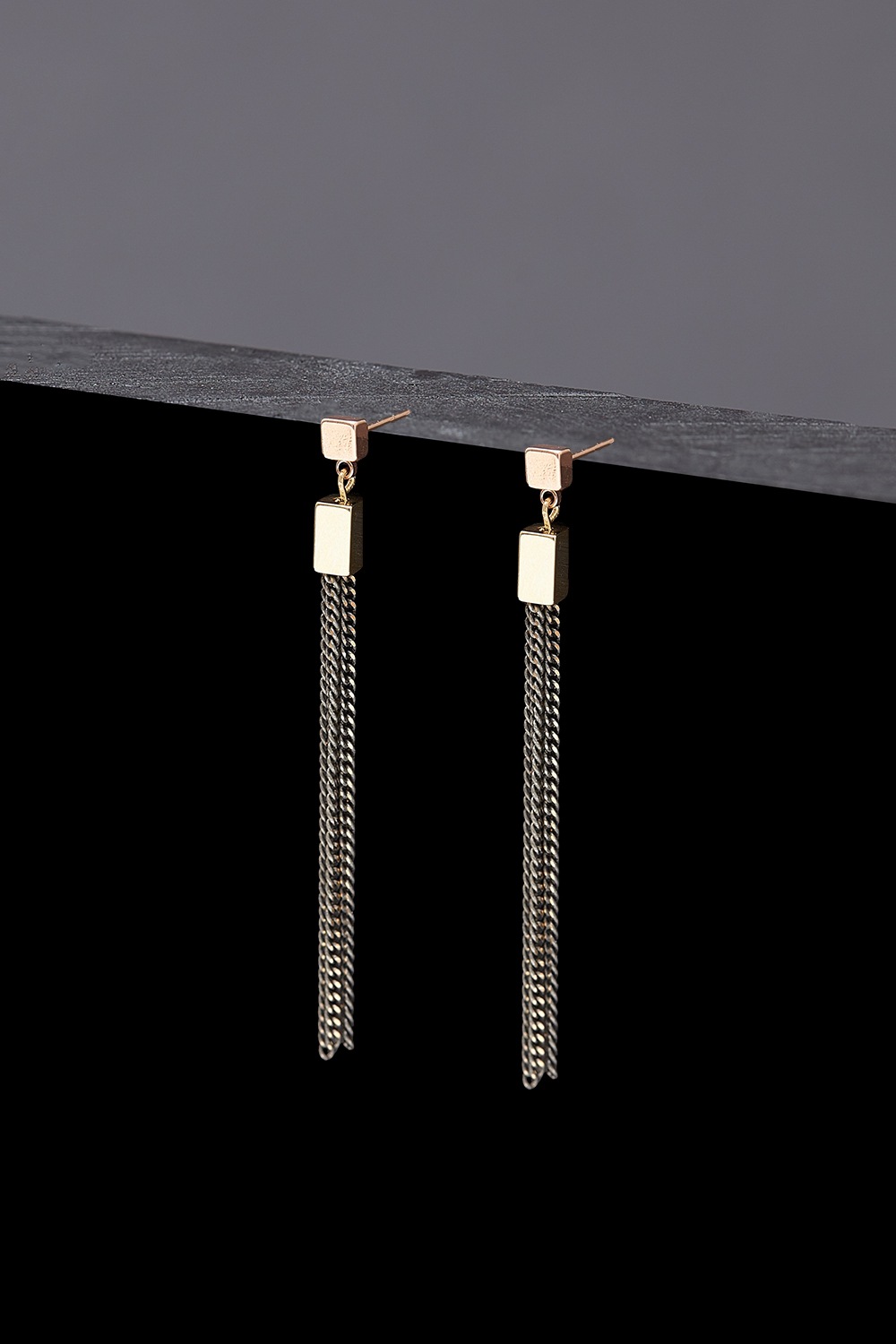 [HAZINA] Grey Tessel Earrings - [Option: Earclip]