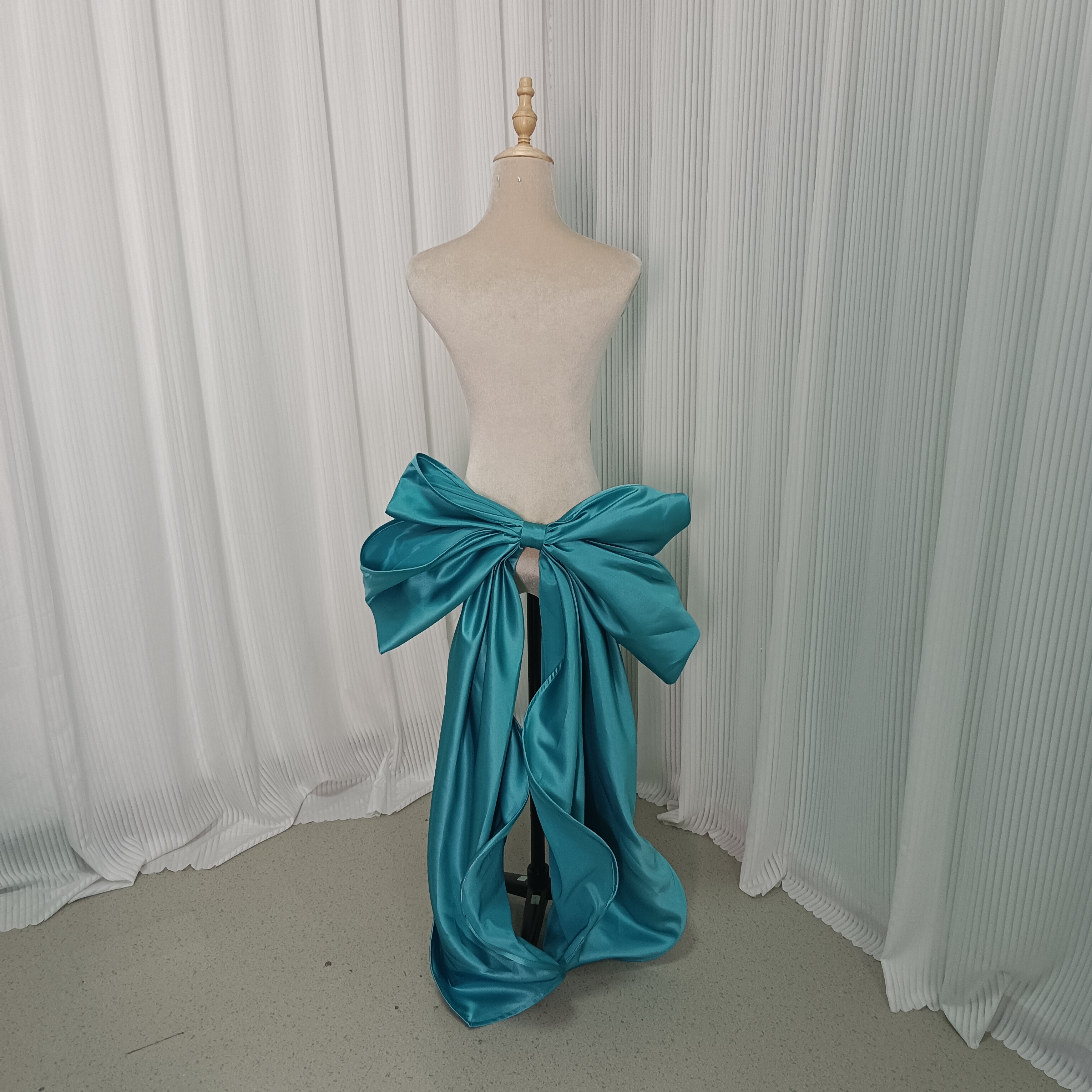 ふっくら柔らかなバックリボン 光沢サテン グリーン 可愛い 色直し 前撮り ブライダル 13,133円