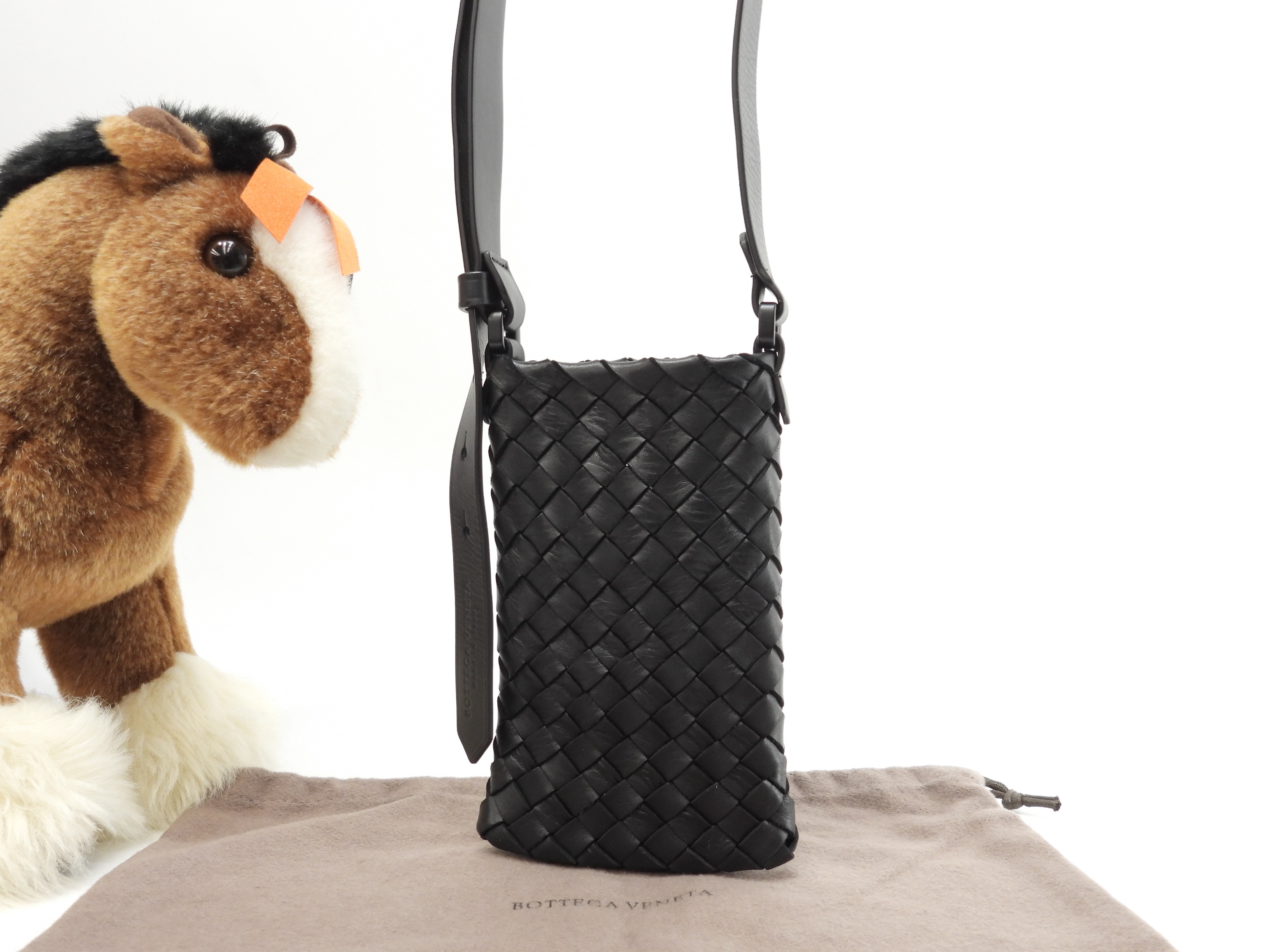 携帯電話用ポシェット イントレチャート レザー黒 斜掛ミニショルダーバッグ 極美品@IC 5