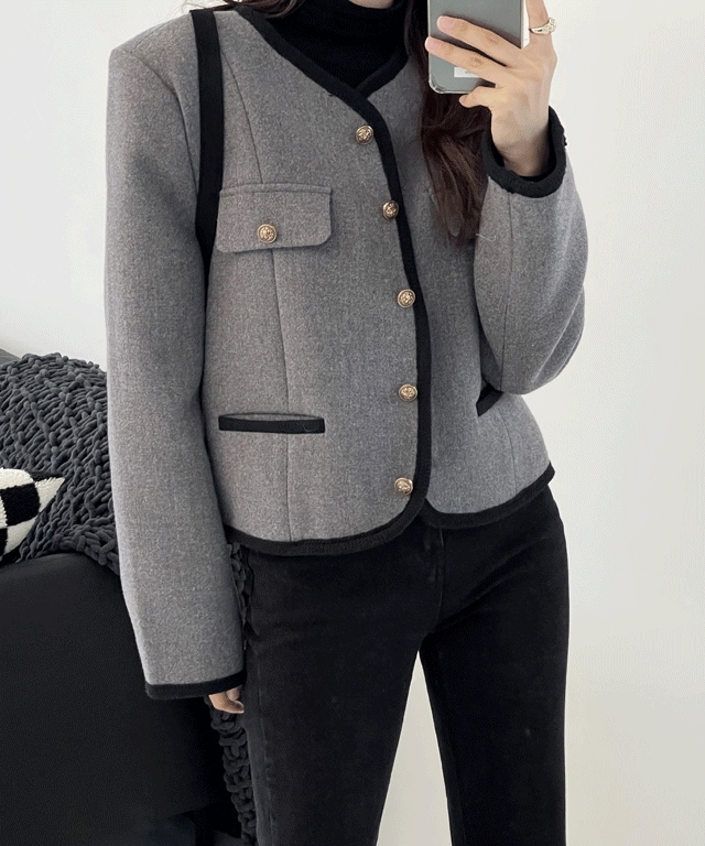 [お呼ばれスタイルおすすめ] ポートゴールドボタンノーカラージャケット 5,040円