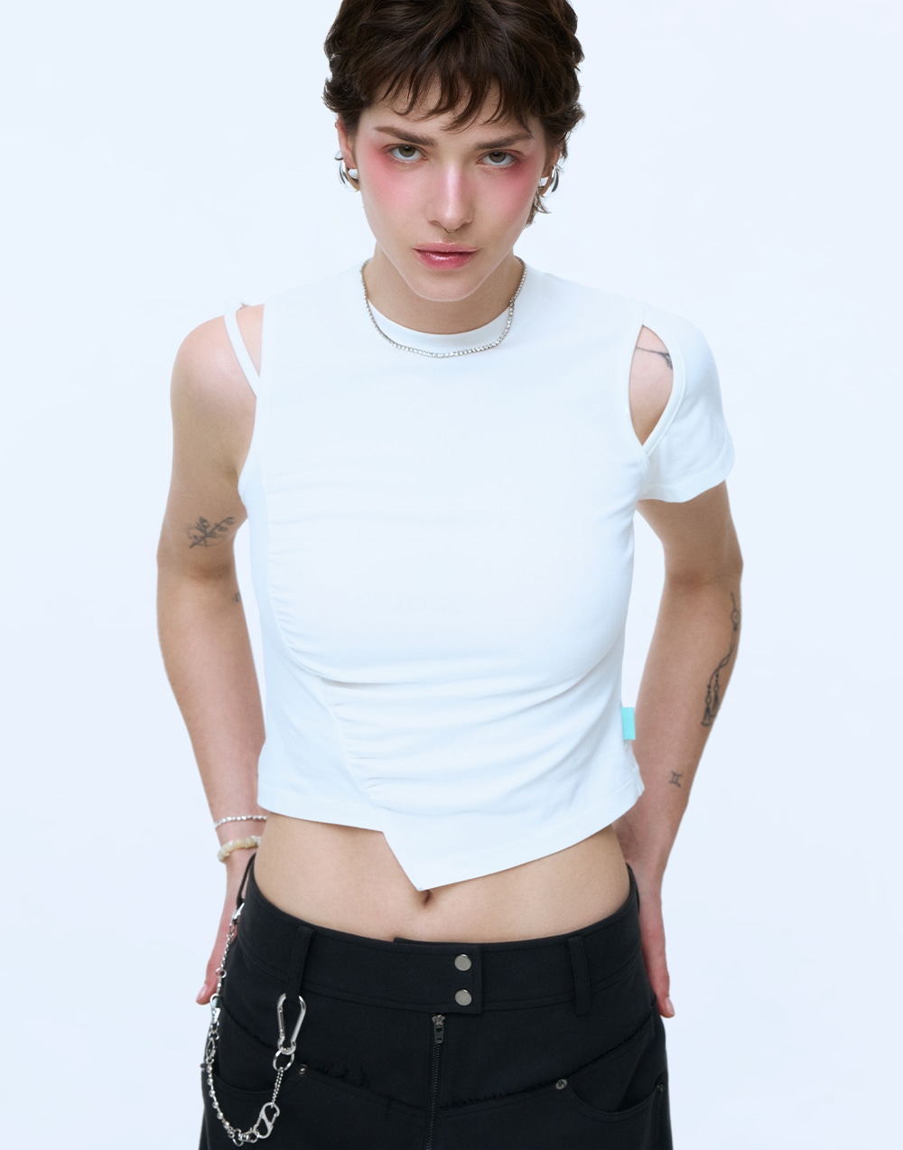 ONE SLEEVELESS T-SHIRT - WHITE 7,483円