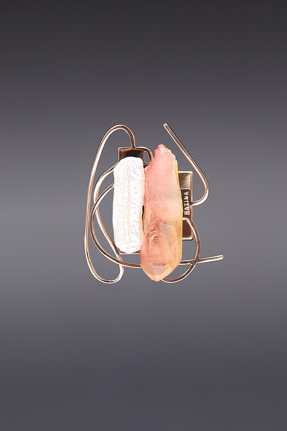 [HAZINA] Dancing Objet No.9 Petit Brooch - Peach 13,348円