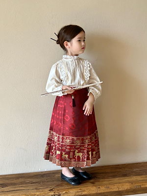 の子供の式レトロな両面刺繍の馬面スカートの女性の子供の国の漢服2926