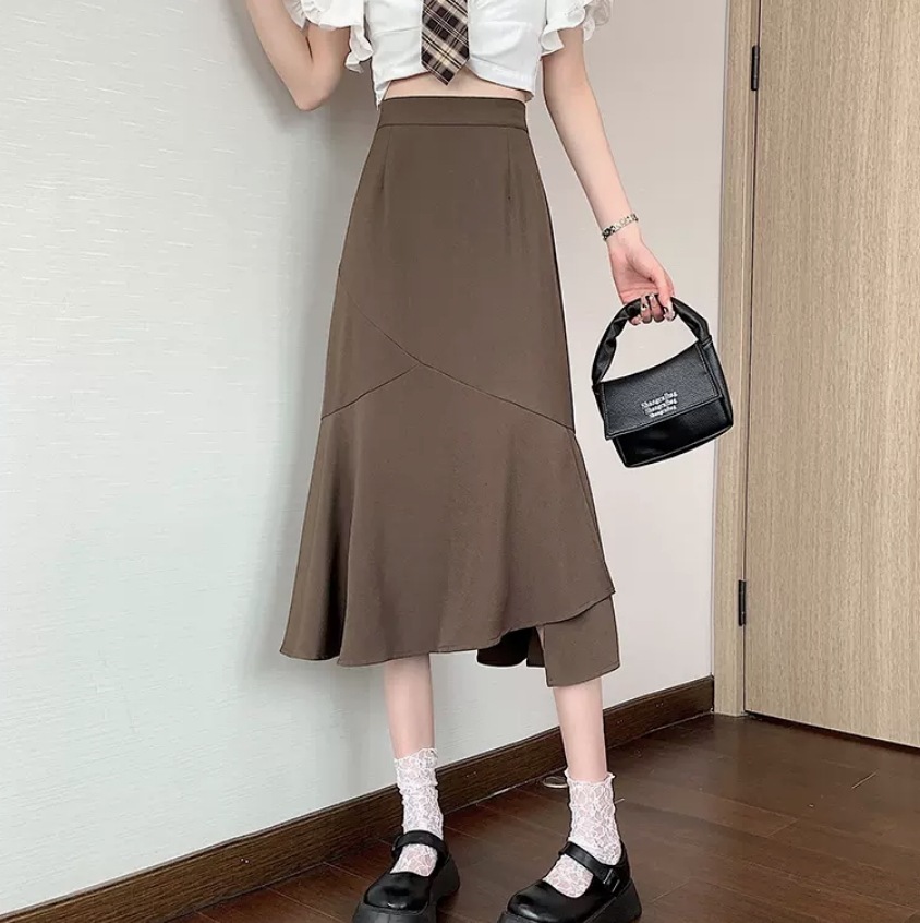 スカート フレアスカート 膝丈 ひざ丈 ミモレ ミモレ丈 かわいい 大人可愛い きれいめ シンプル カジュアル 大人 上品 おしゃれ お洒落 かっこいい レトロ 大人女子 こなれ感 ラフ 個性的