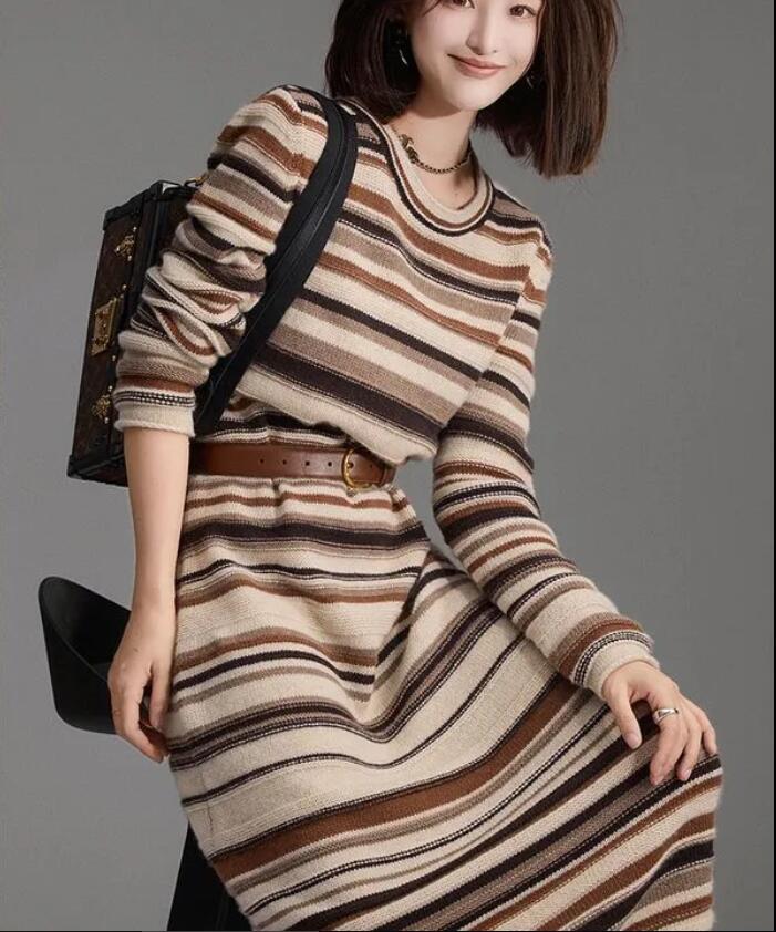 の新作婦人服ロングスカート小香風インナーストライプニットワンピース