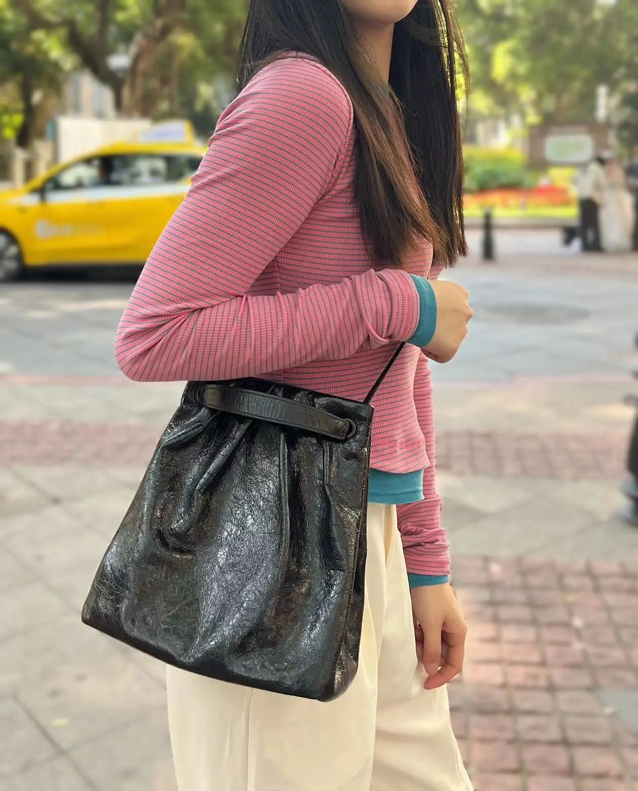 レディース小さなファッションのバケットバッグ 野菜のバスケットを掛ける 無地のバッグ ハンドヘルドスタイル 新しい3025