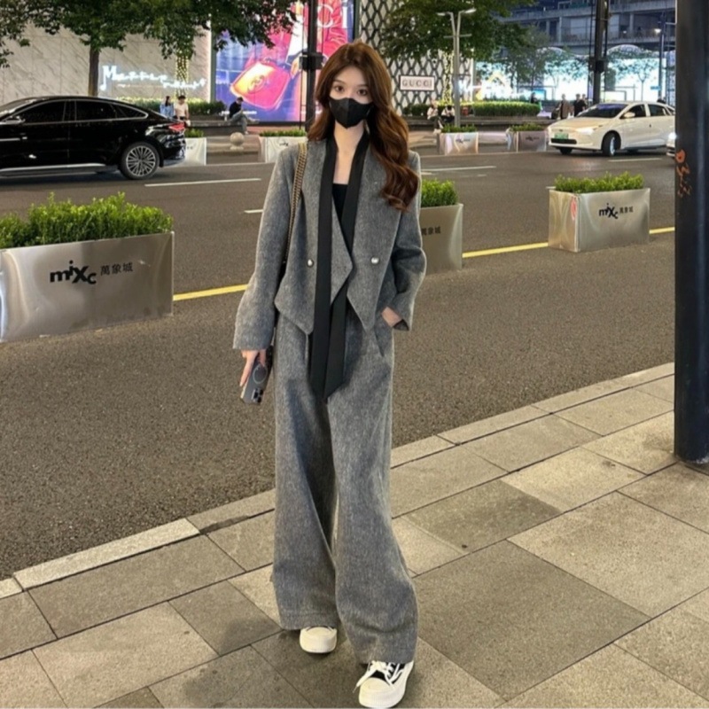 気質と高級感のあるvネックストリーマーウールスーツジャケットレディースカジュアルストレートパンツ2点セット