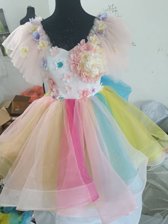 レインボーカラードレス 虹色 オフショル フィッシュテール お呼ばれ/2次会 謝恩会/ ショートインロング 24,091円