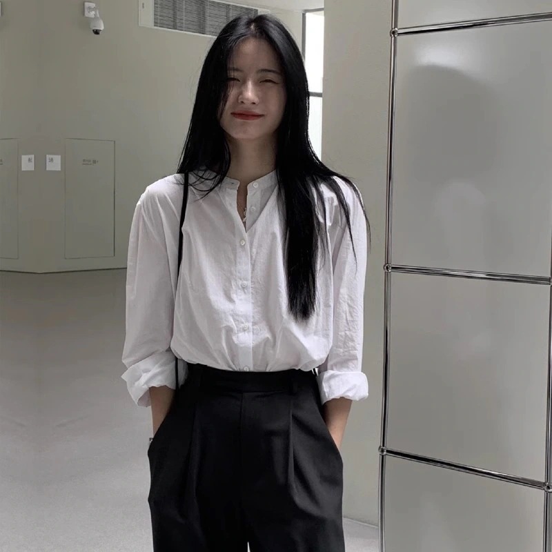 【1つ買うと10つ無料】丸首の女性のための丸いネックシャツ長袖2025秋の春と夏の薄いレトロシャツ