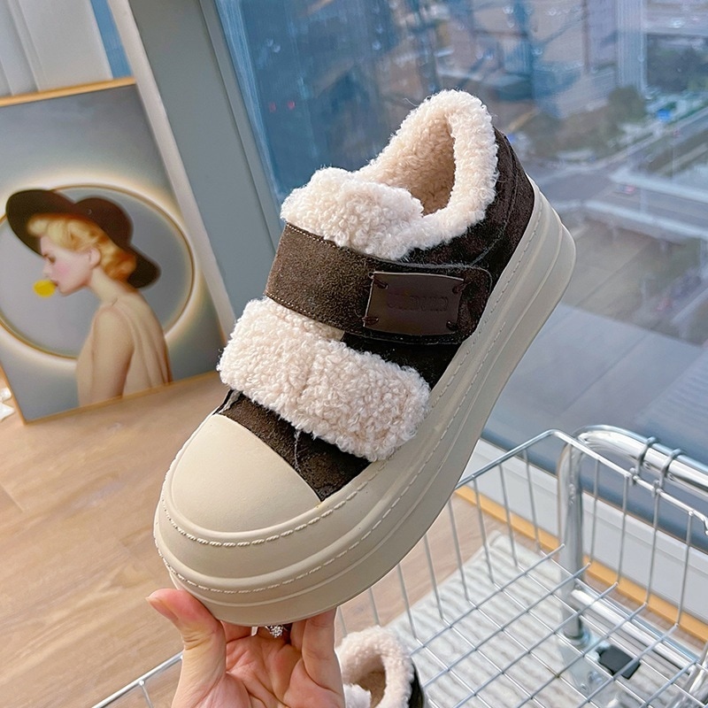 本革ベルクロプレートシューズ女性2024冬の新しい厚底パッド入りの綿の靴カジュアル小さな白い靴百靴女性