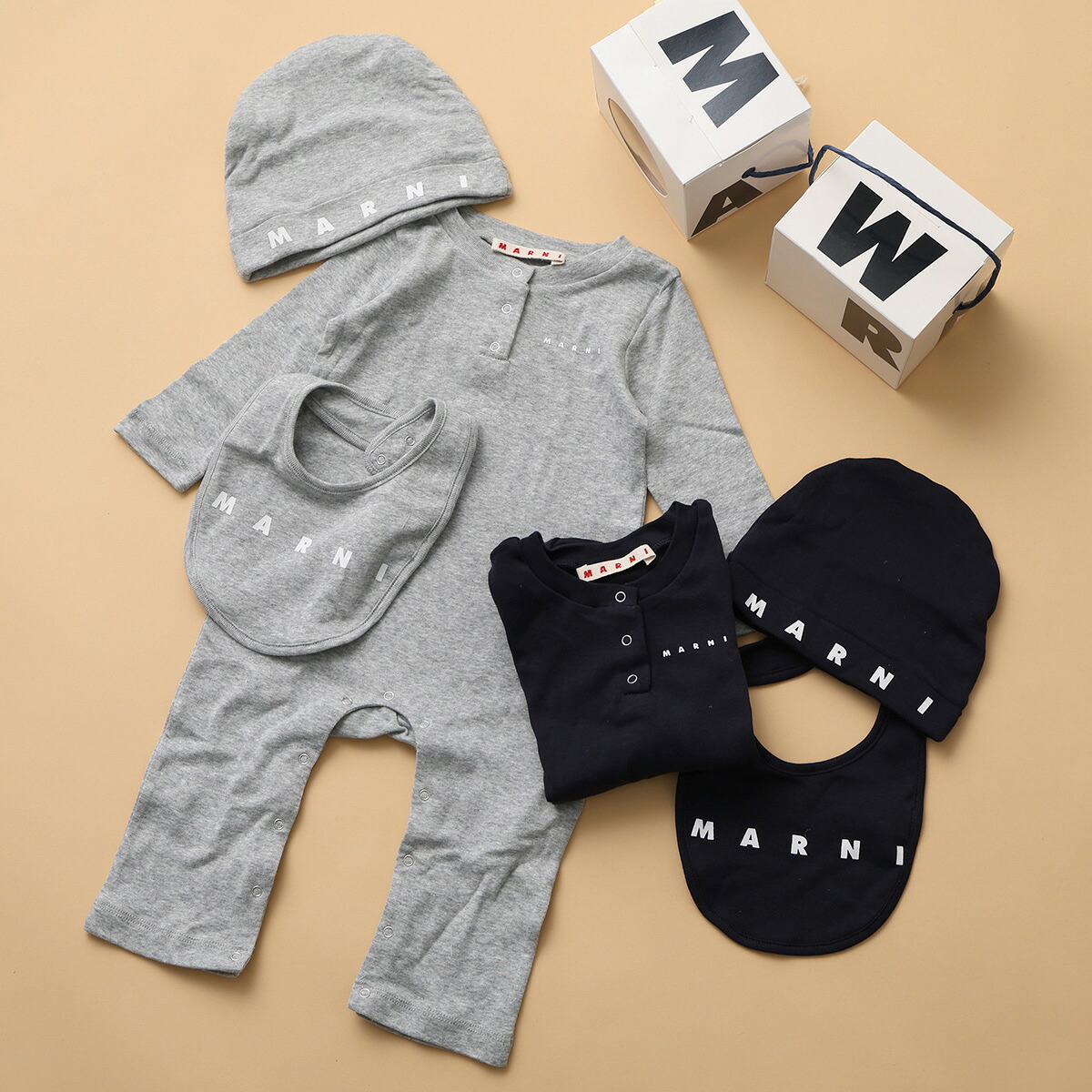 MARNI KIDS マルニ キッズ ベビー ギフトセット M01532 M00UL ガールズ ボーイズ ロンパース+スタイ+帽子 3点セット ストレッチコットン カラー2色