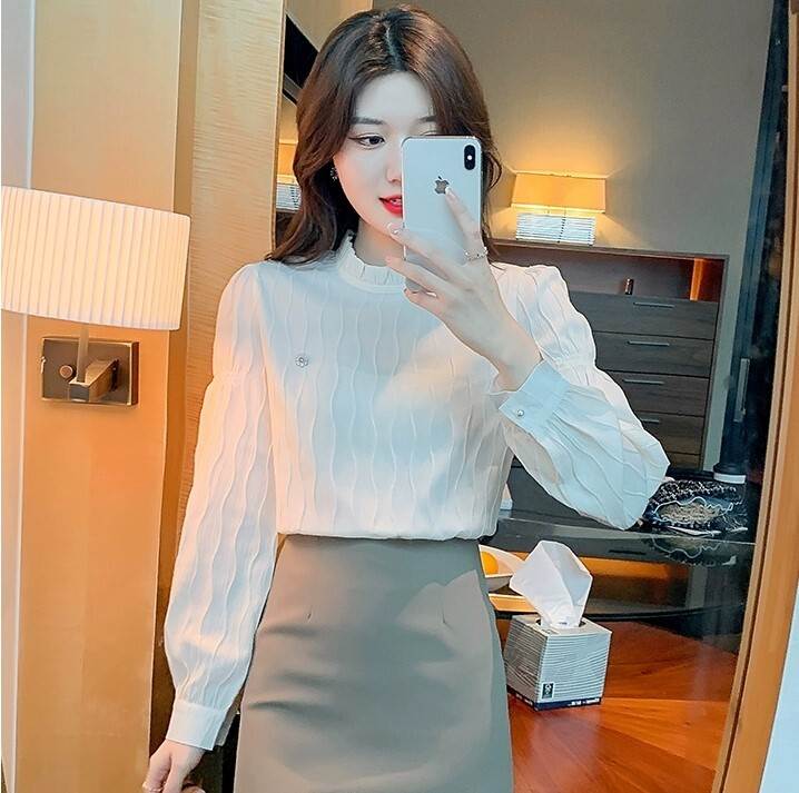 トップス ブラウス フリル襟 ハイネック 袖あり 長袖 スリム タイト 細身 薄手 かわいい 可愛い きれいめ シンプル 大人 上品 おしゃれ お洒落 大人可愛い 大人女子 こなれ感 ラブリー キュー