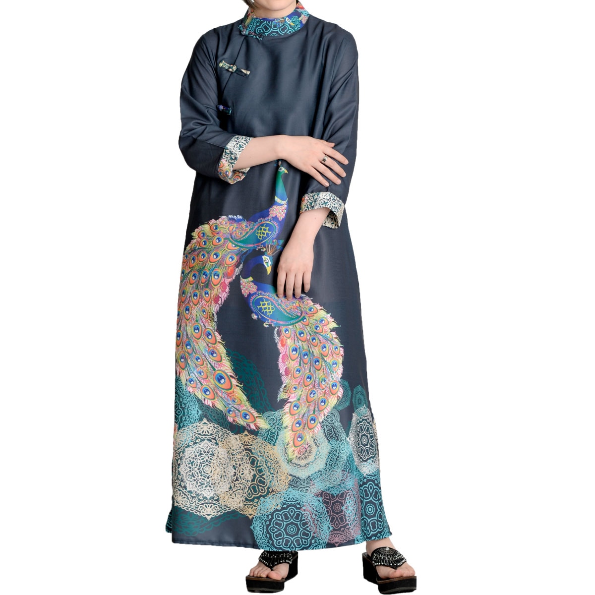 チャイナドレス チャイナ服 チャイナワンピース 柄 レディース 孔雀 ピーコック 綿混のナチュラルで上品な光沢感のあるチャイナ風ワンピース ロング丈 長身 フレアワンピース マオカラー 長袖 おしゃれ