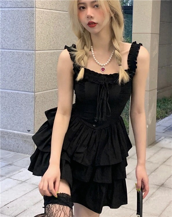 キャミソール ティアードワンピース ワンピース ワンピドレス ミニ ミニ丈 膝上 袖なし ノースリーブ スクエアネック 襟なし スリム タイト 細身 Aライン 切り替えデザイン フリル リボン