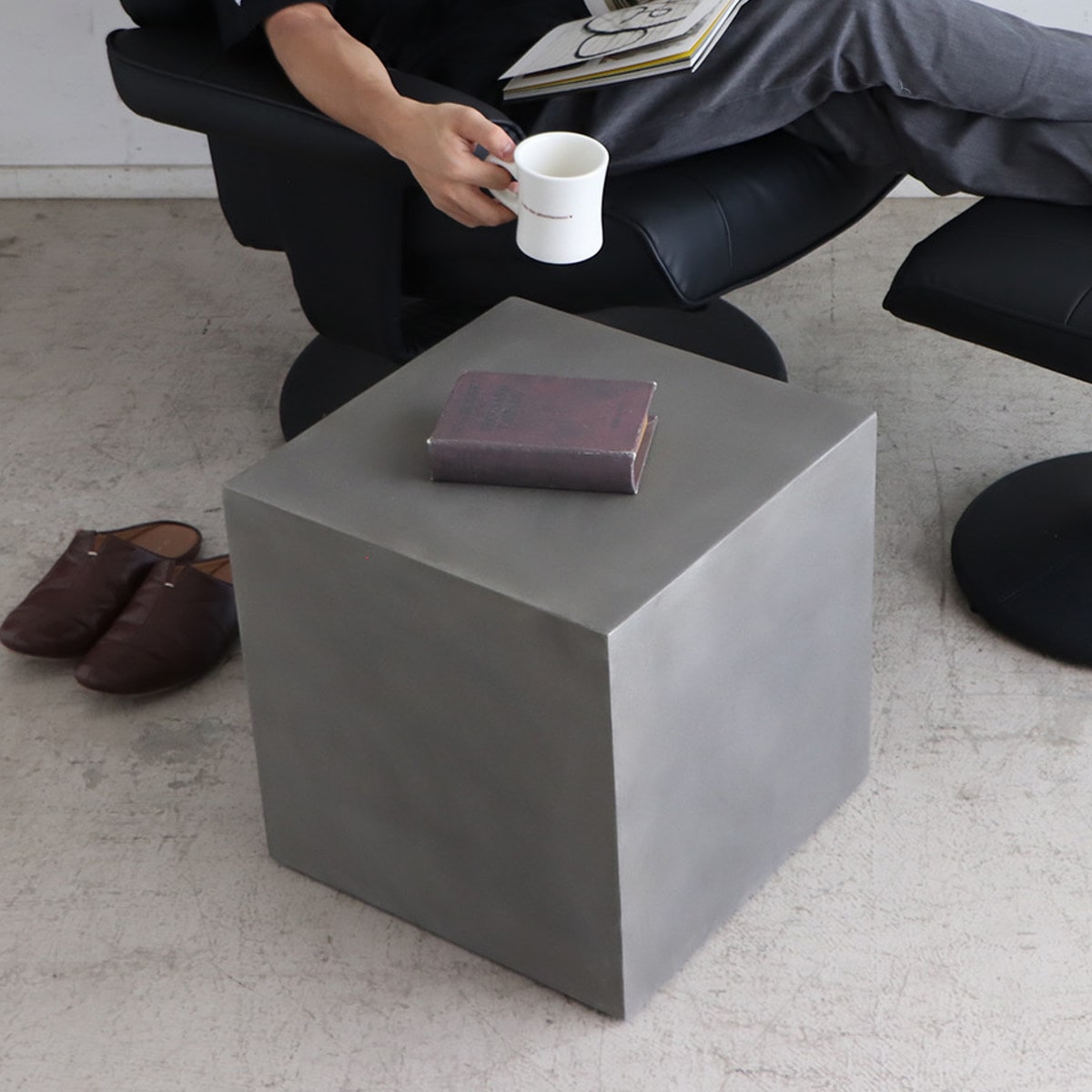 サイドテーブル ディスプレイブロック 高さ40.5cm UP レイジー コンクリート風 ストーン調 四角 キューブ スツール リビング 玄関 モダン 無機質 シンプル グレー