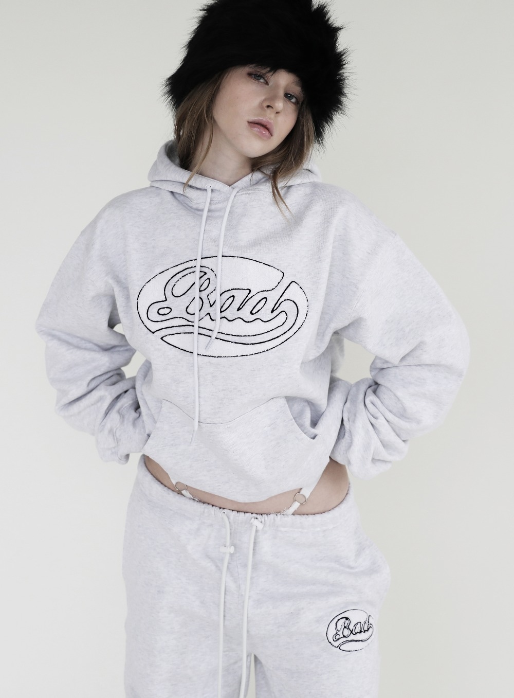 【BADBLOOD】 BAD APPLIQUE HOOD : ASH GRAY