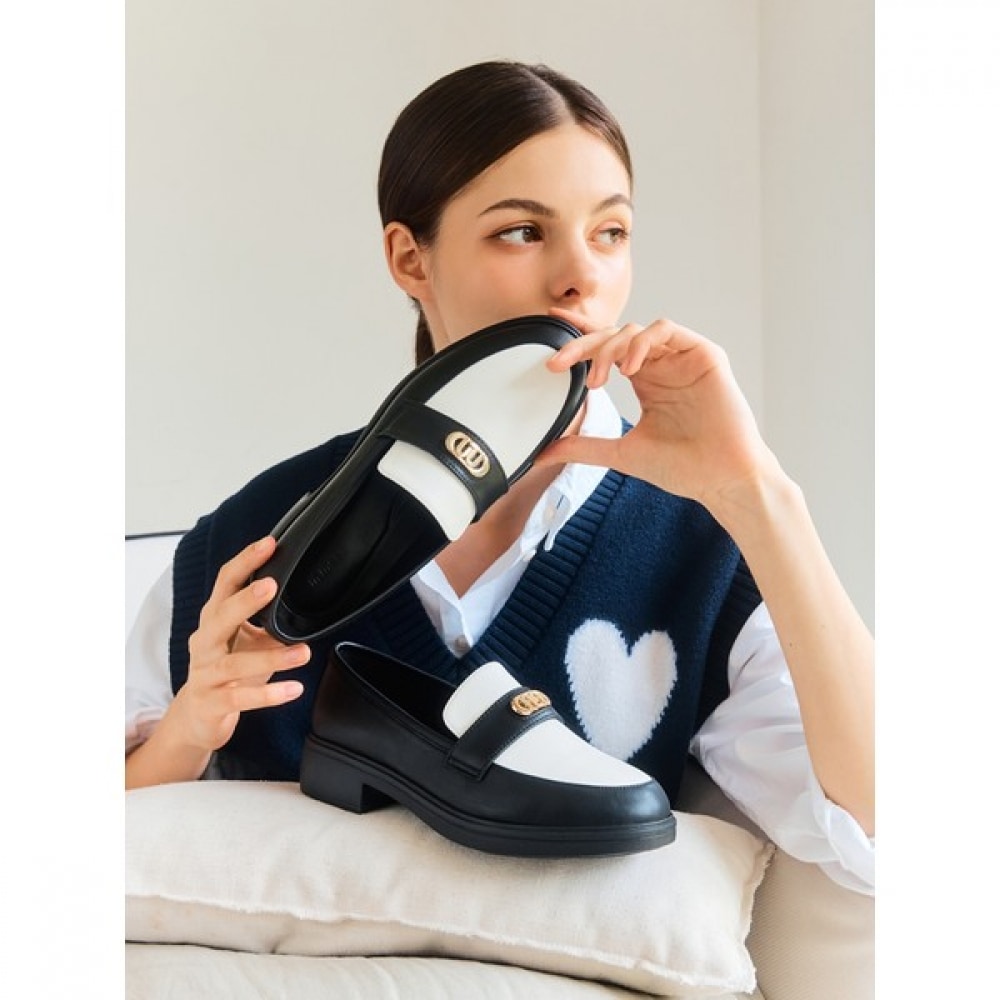 (Mook) 女性用ポビ牛革フレックスローファー 2色