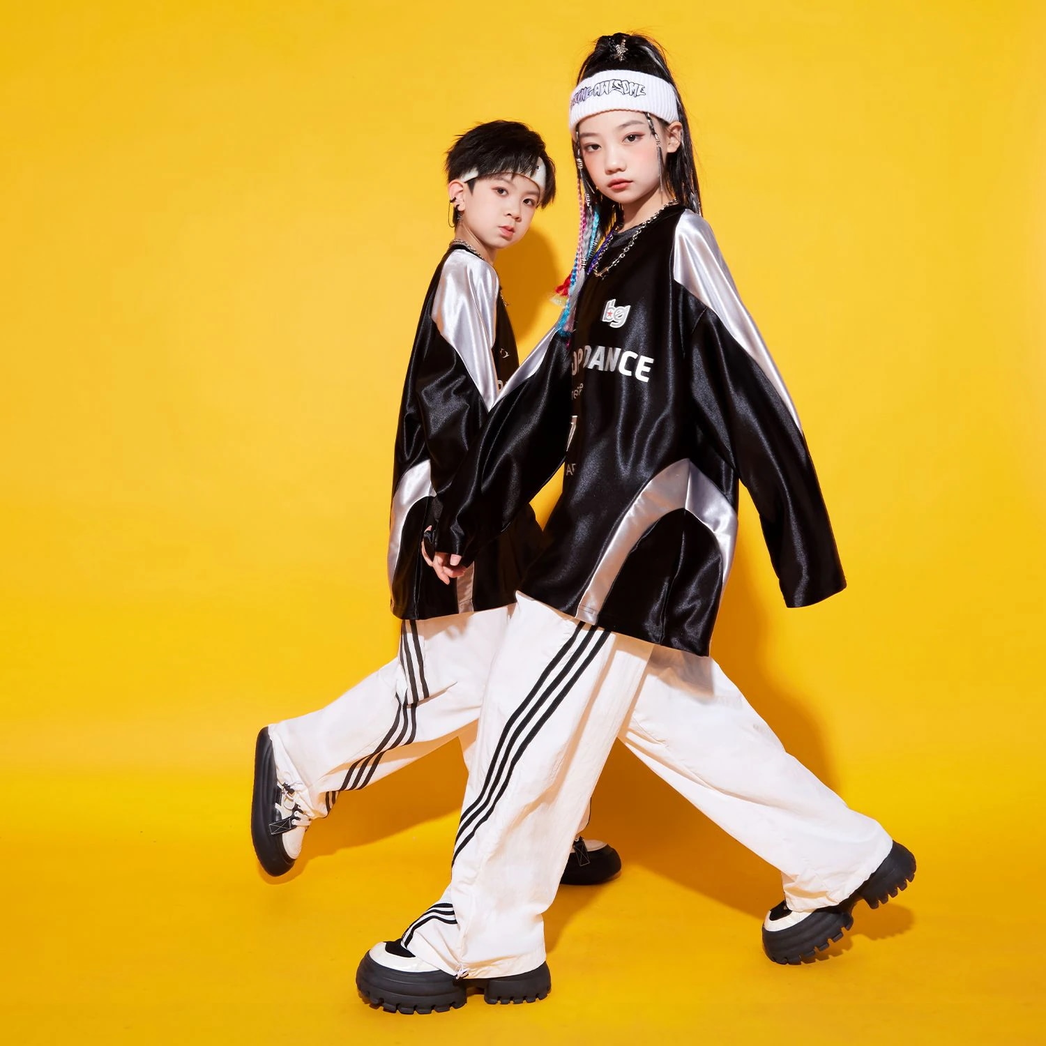 街舞児童潮服hiphop国慶節公演服男児ヒップホップセット女児ジャズダンス衣装