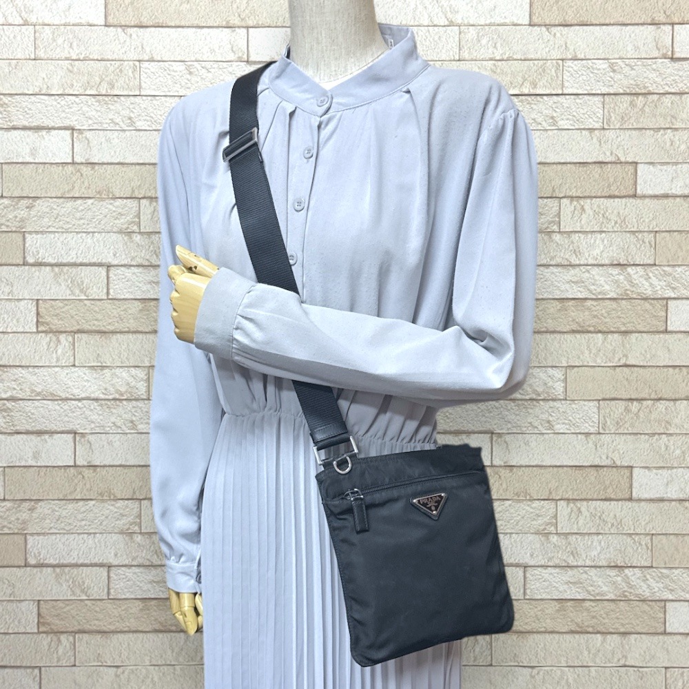 プラダ ショルダーバッグ ナイロン ブラック PRADA 中古