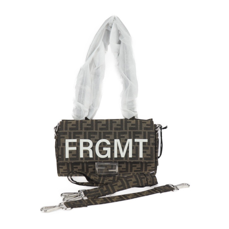 新品未使用展示品 FENDI フェンディ ハンドバッグ 8BH418 AR2F バゲット フォールダブル ズッカ キャンバス ベージュ系 ブラウン系 2WAY ショルダーバッグ トートバッグ 本物保証