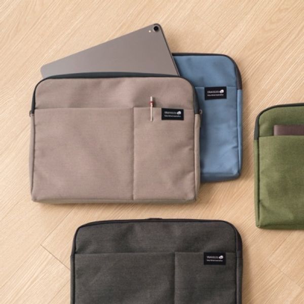 トラベラーズ_ミニマルライフ ラップトップ ポーチ 02 dark grey