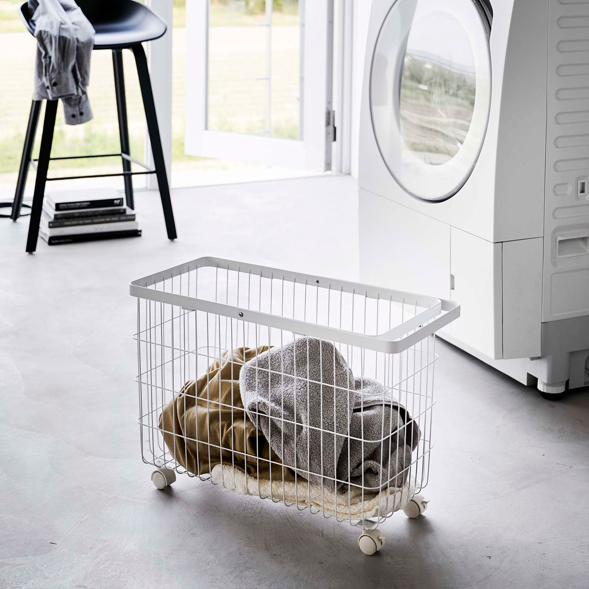 ランドリーワゴン 山崎実業 TOWER タワー ランドリーバスケット キャスター付き ワイド＆ロー ホワイト