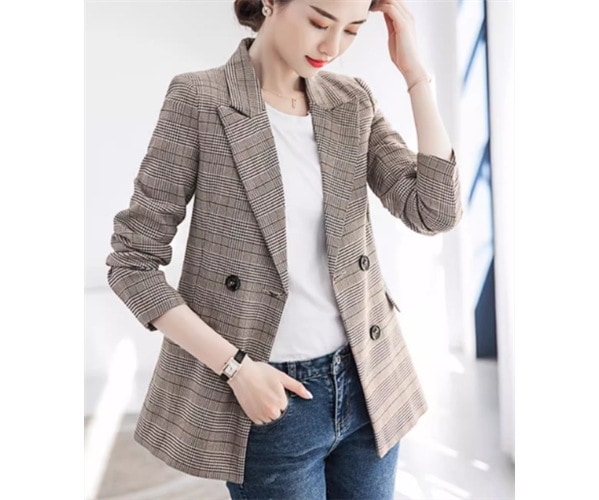 レディース ジャケット スーツ アウター 上着 ミドル丈 長袖 襟付き スリム 細身 スマート ポケット ボタン 大人可愛い きれいめ シンプル カジュアル 上品 おしゃれ かっこいい レトロ