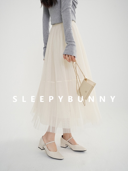 Sleepy Rabbit ヒップを優しくカバーするメッシュ付き着やせスカート