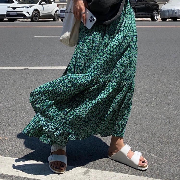 ボトムス スカート マキシ丈スカート フレアスカート マキシ丈 ウエストゴム フレア 揺れる かわいい 大人可愛い きれいめ シンプル カジュアル 上品 おしゃれ かっこい 大人女子 こなれ感