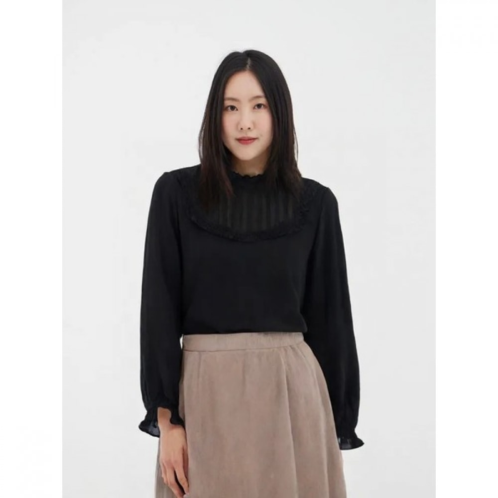 [オリビアハスラー] ブラックフリルネックスクエアラインシャツOHBSTS201