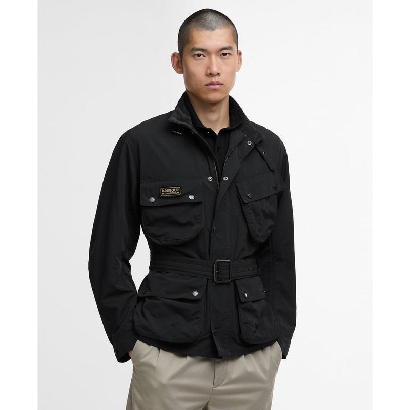 26SS 男性 ブラック B.Intl コンテンポラリー A7 シャワープルーフ ジャケット (URJU6E029BK)