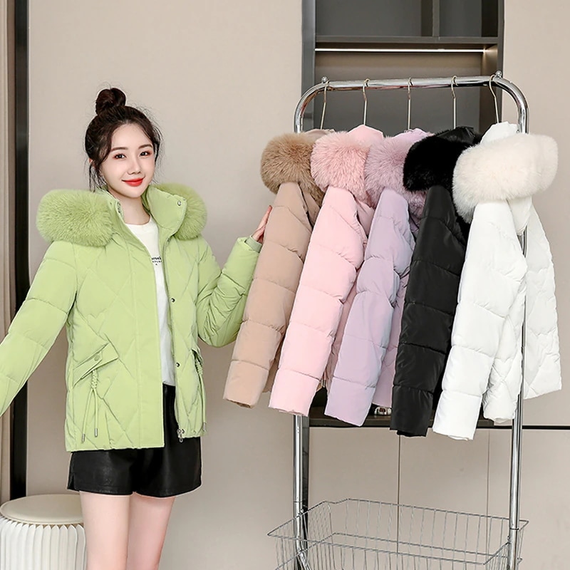 2024冬服新型ダウン綿服修身フード付き大毛襟学生綿服女子ショート綿入れ厚手コート