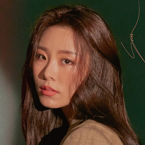 Wheein Solo Album Soar 15,599円