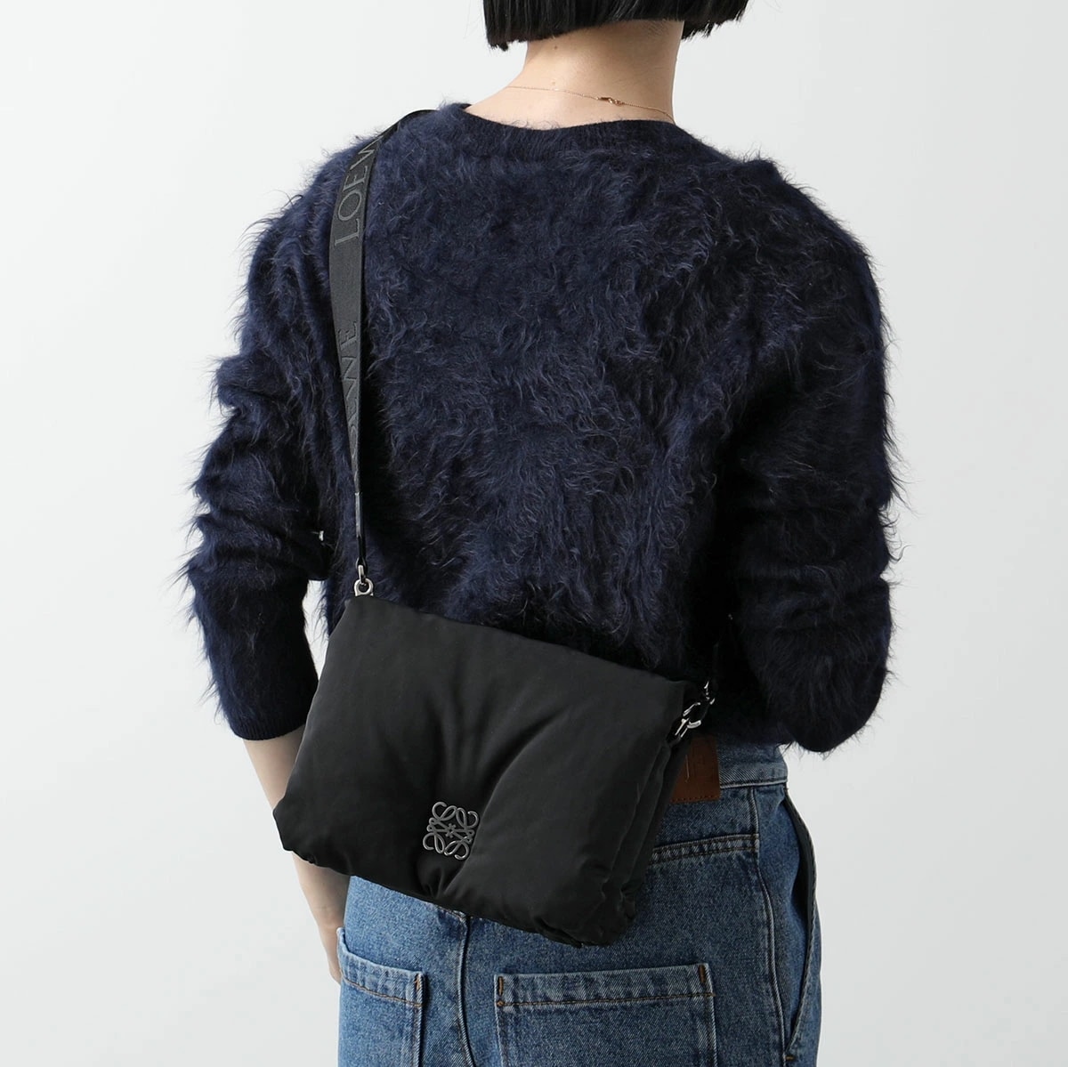 LOEWE ロエベ ショルダーバッグ GOYA PUFFER ゴヤ パファー A896P41X04 レディース アナグラム ナイロン×レザー クロスボディ 鞄 1100/BLACKショルダーバッグ