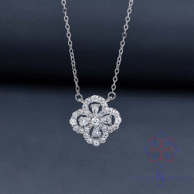 モアサナイト ネックレス 四葉のクローバー 0.1ct 一粒 モアッサナイト プラチナネックレス レディース ジュエリー お花 アクセサリー 母の日 ギフト 誕生日 プレゼント シルバー925 贈り物