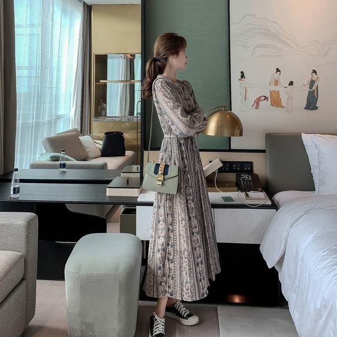 長袖ワンピース プリーツ ロング シャツ 花柄 リボン ウエストマーク ガーリー キュート 個性的 バイカラー ミモレ丈 大人 シンプル スタイルアップ お姉さん カワイイ レディース 着痩せ 着回し