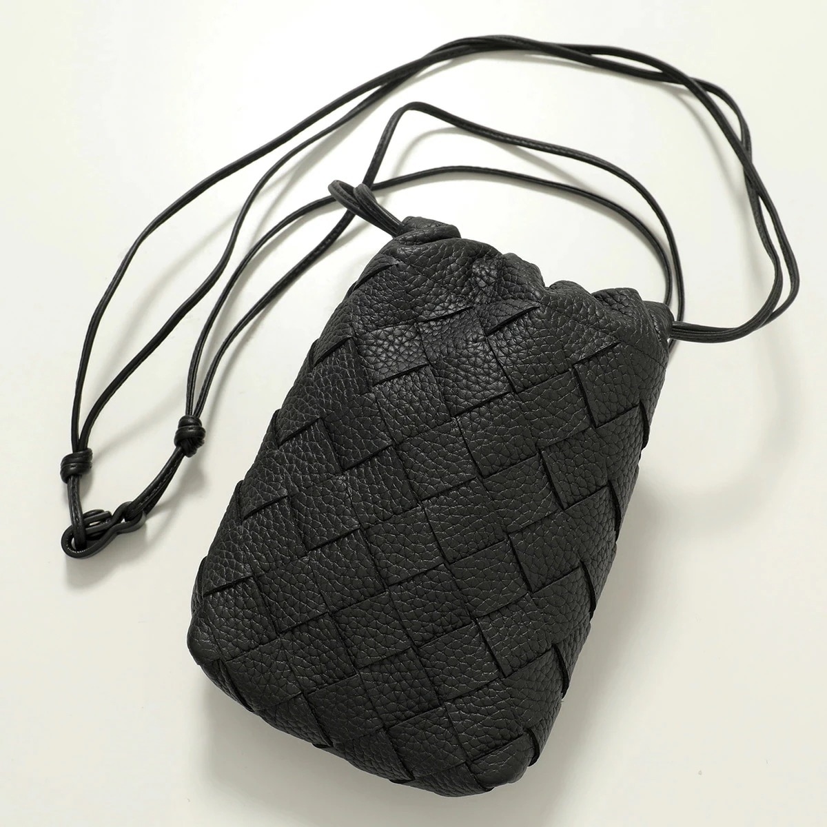 BOTTEGA VENETA ボッテガヴェネタ ショルダーバッグ 838786 V5I53 メンズ レディース イントレチャート レザー 鞄 8803/BLACK-SILVER 838786V5I53