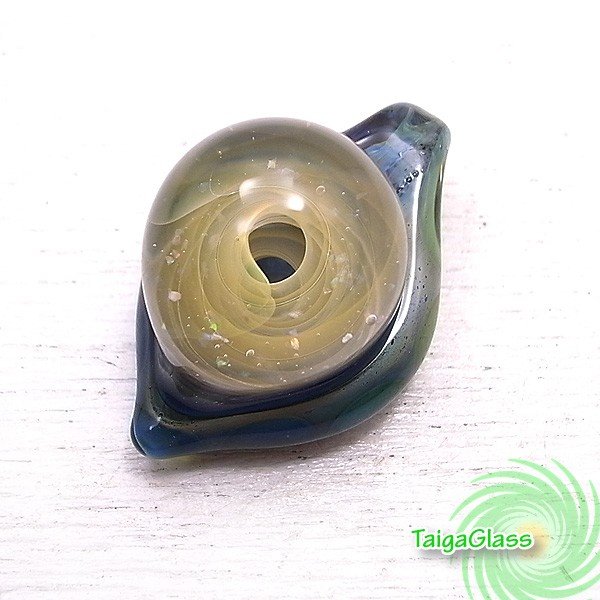 葉の上 ペンダントトップ パイレックス ガラスペンダント /TaigaGlass