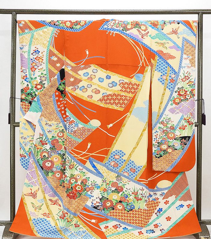 振袖 正絹 吉祥花鳥模様 身丈164.5cm 裄丈67cm 振袖 美品 リサイクル 着物